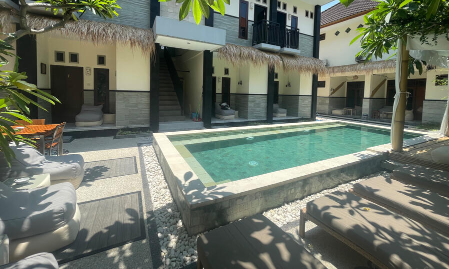 Swim&Chill Swimming pool with lounge area and garden