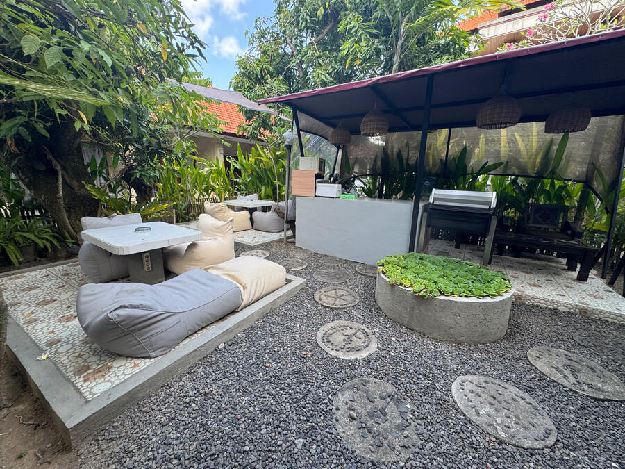 Garden with Open Air Kitchen Ramae'e garden area with Outdoor Kitchen