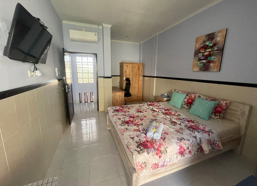 Private Upper floor studio room at Nomads Home Bali Work area with desk and Dual Fiber- WiFi at Nomads Home Bali